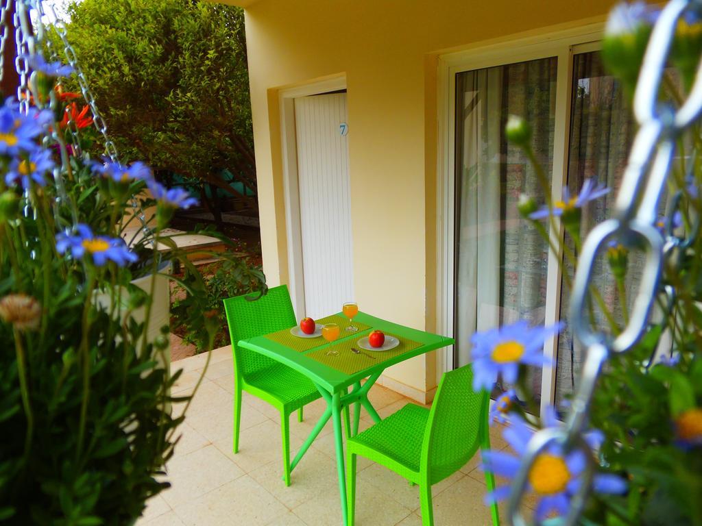 Ferienwohnung Light&Blue Gardens Protaras Exterior foto